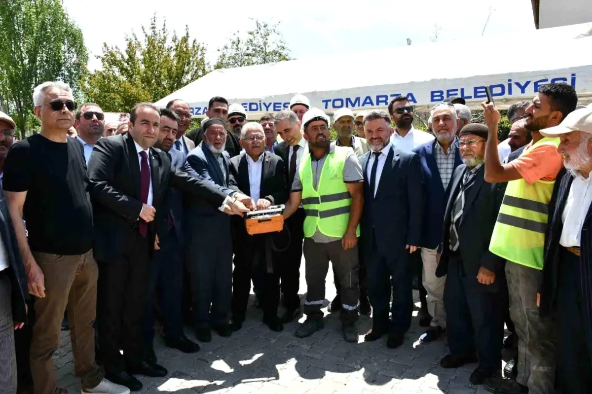 Tomarza'da Yavuzselim Salihler Camii'nin Temeli Atıldı