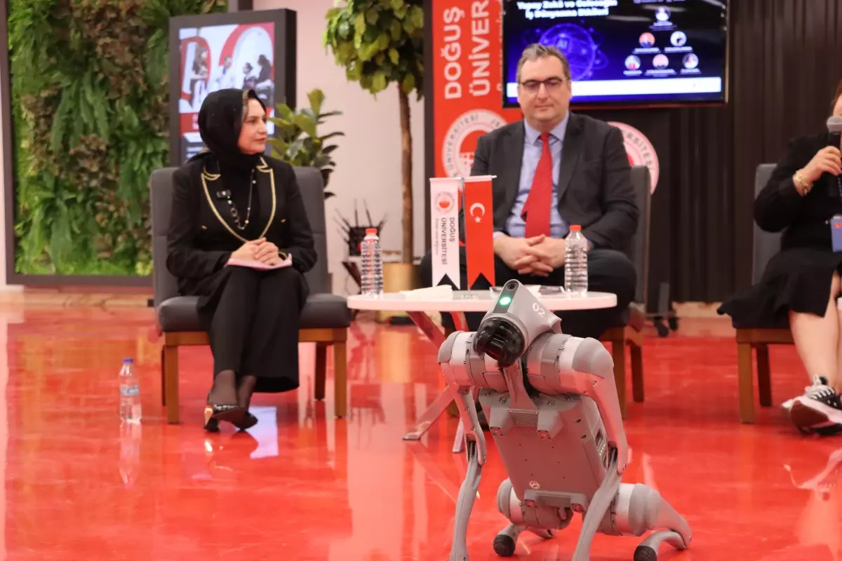 Yapay zeka panelini robot köpek bastı!