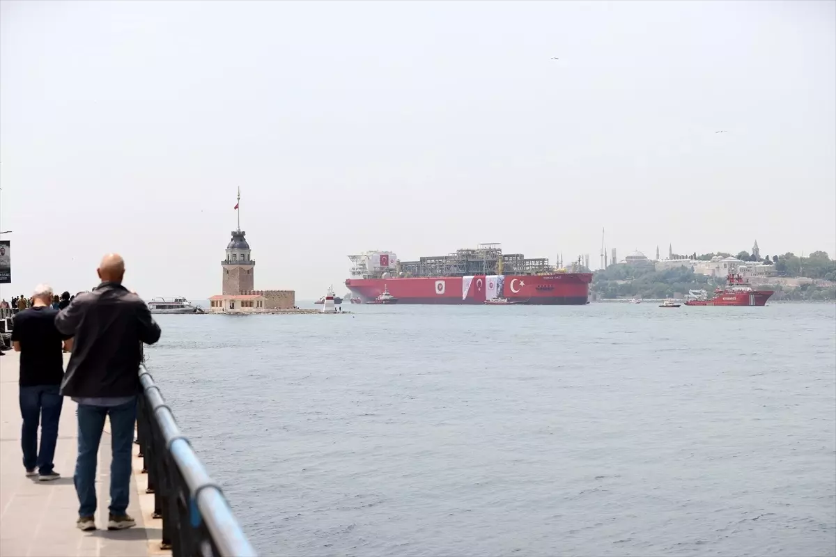 Osman Gazi Boğaz'dan Geçti