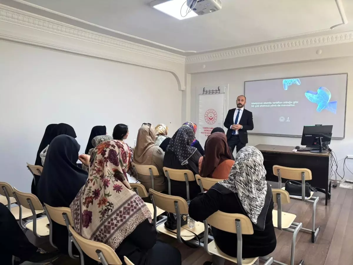Erzincan'da Aile Destek Merkezlerinde Eğitim Programı