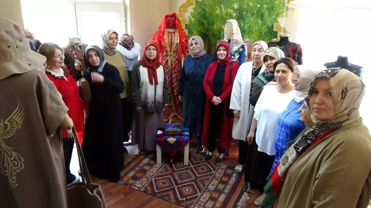 Kütahya'da Giyim Kursu Yıl Sonu Sergisi