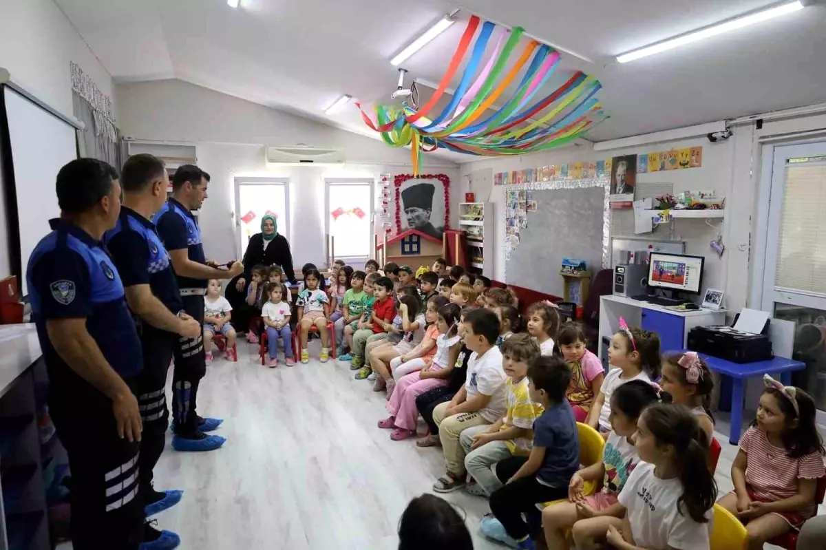 Sakarya Zabıta Ekiplerinden Anaokulu Öğrencilerine Trafik Eğitimi