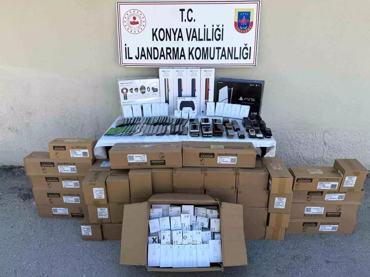 Konya'da Kaçak Telefon ve Alkol Operasyonu