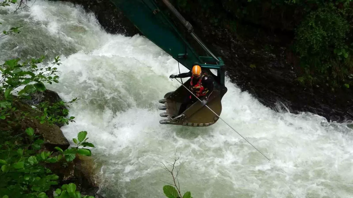 Uzungöl'de Kayıp Çocuk İçin Arama Çalışmaları Devam Ediyor