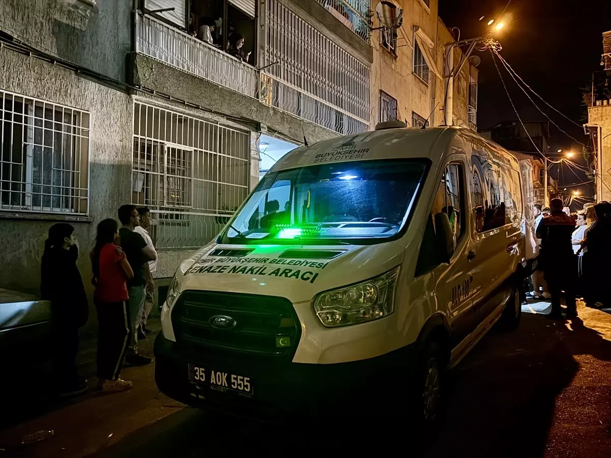 İzmir'de Kadın Eşini Öldürdü