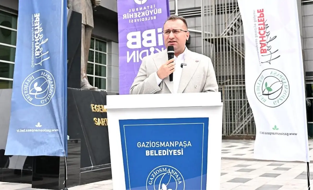 Gaziosmanpaşa'da Kadın Emeğini Destekleyen El Emeği Çarşısı Açıldı