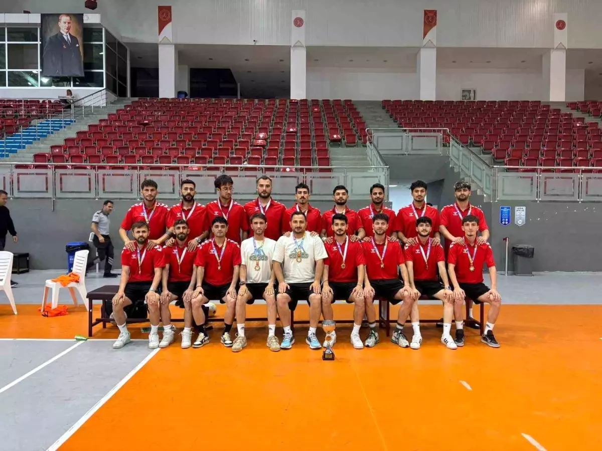 Atatürk Üniversitesi Salon Futbolunda Şampiyon Geldi
