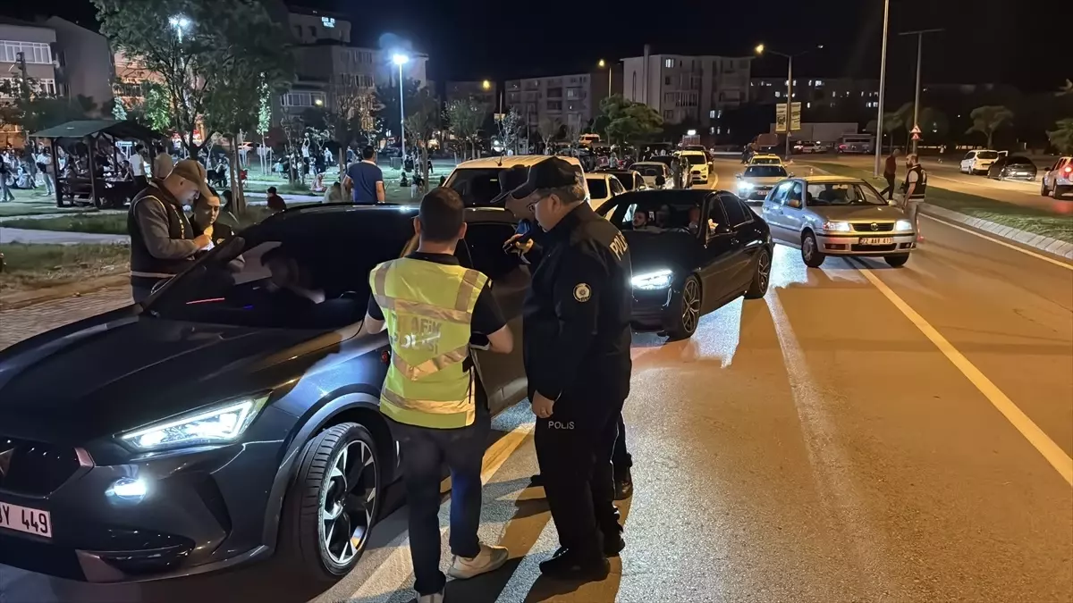 Edirne'de ehliyetsiz sürücünün yakalanmamak için yaptığı usulsüzlük 'dronla' tespit edildi