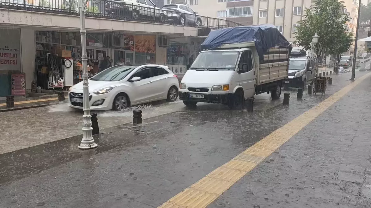 Amasya'da Sağanak ve Dolu Etkili Oldu