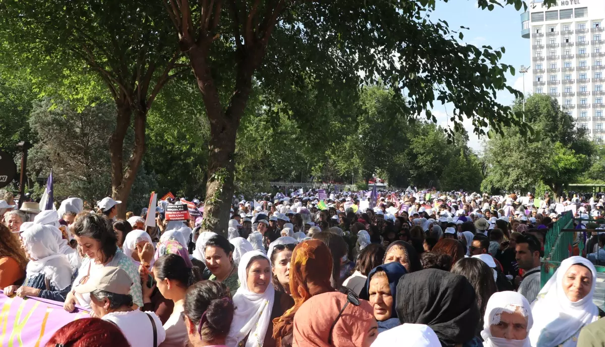 Kadınlar Barış İçin Yürüdü
