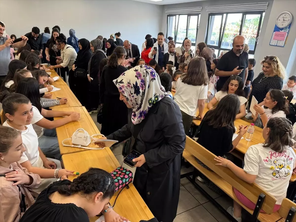 Ümraniye'de Geleceğin Yazarları Kitabı Tanıtıldı