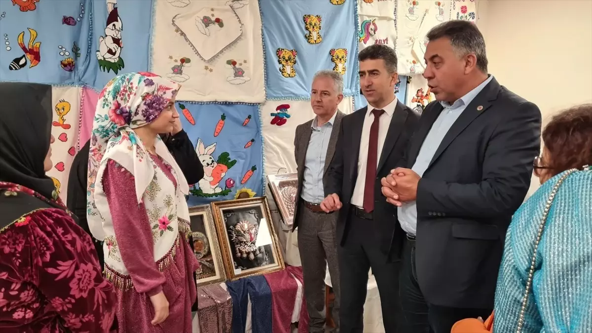 Pazarağaç'ta El Sanatları Sergisi Açıldı