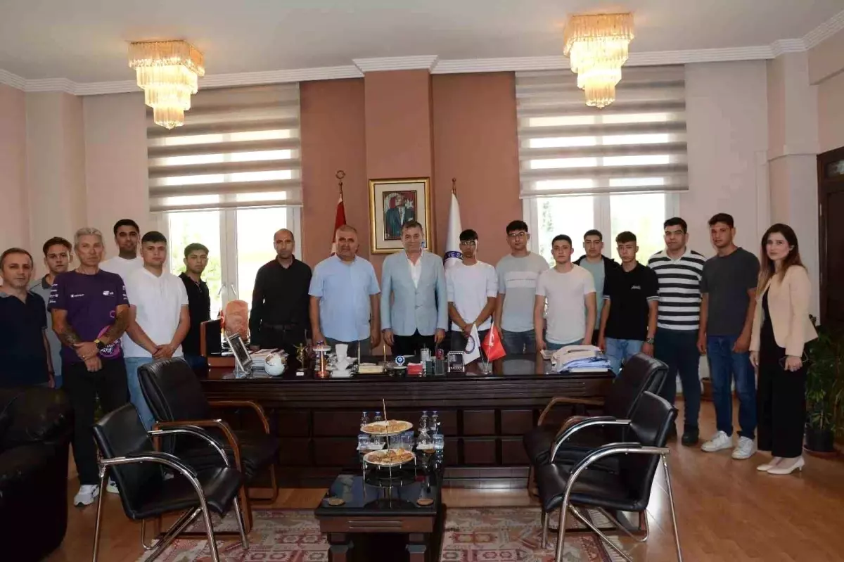 Geleceğin Ahi Adayları AYESOB'u Ziyaret Etti