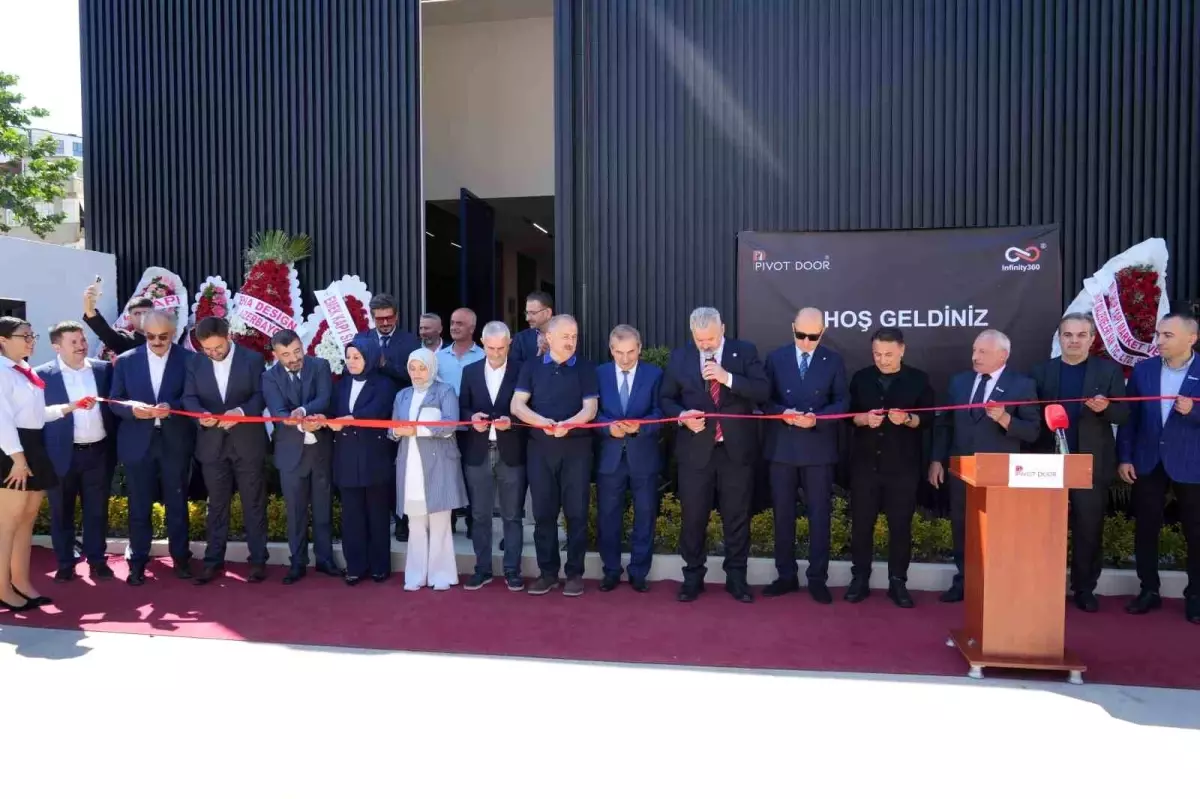 Pivot Door'dan üçlü açılış: Fabrika, Ar-Ge ve mağazanın aynı anda açılışı gerçekleştirildi