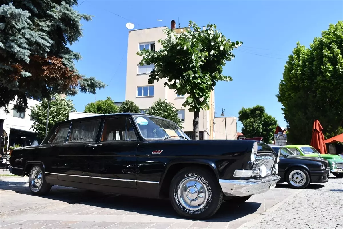 Prizren'de Klasik Otomobil Festivali