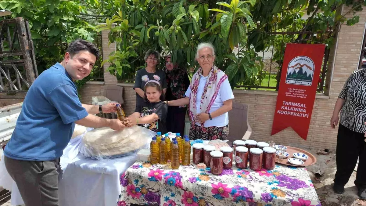 Girişimci Kadınlar Ürünlerini Pazarla Tanıtıyor