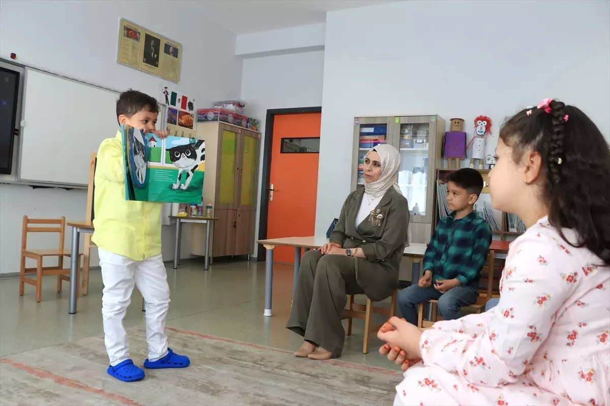 Fatma öğretmen 'masal battaniyesi'yle öğrencilerinin becerilerinin gelişmesini sağladı