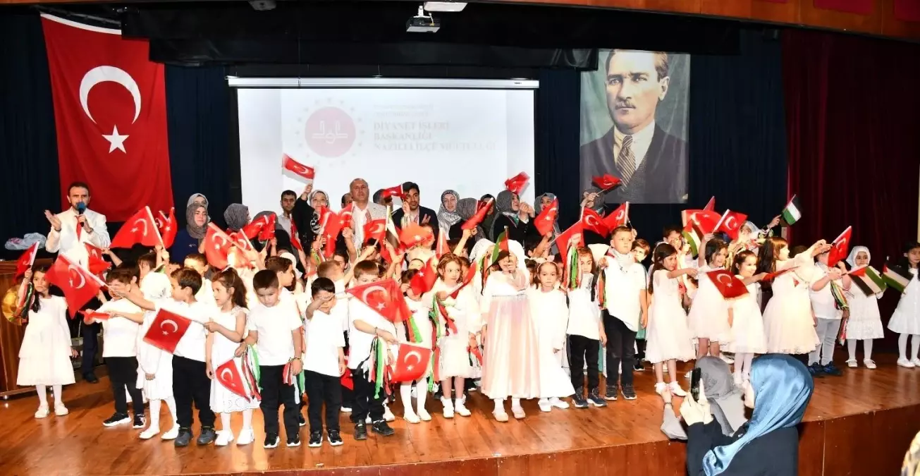 Nazilli'de 4-6 Yaş Kur'an Kursu Öğrencilerinin Yıl Sonu Programı