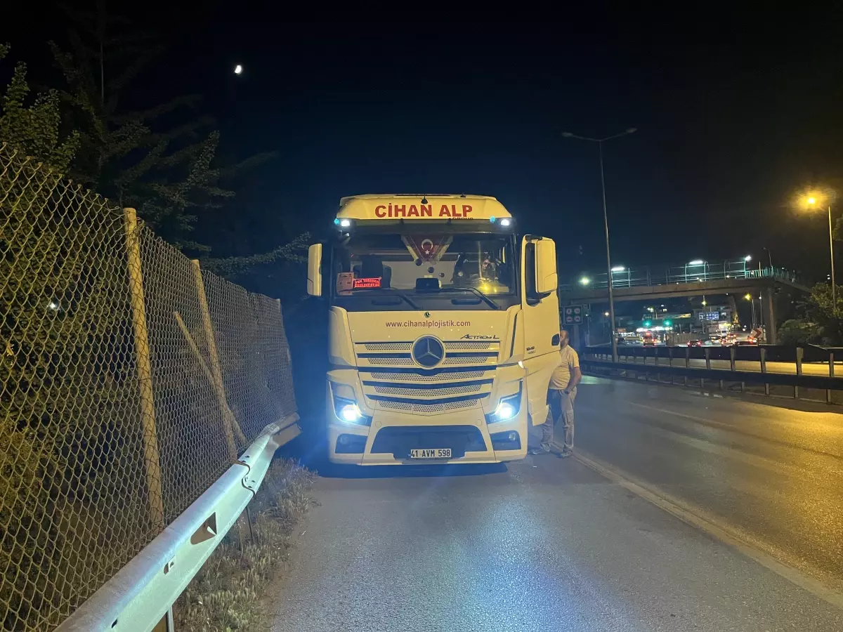 Motosiklet TIR'a Çarptı, Sürücü Hayatını Kaybetti