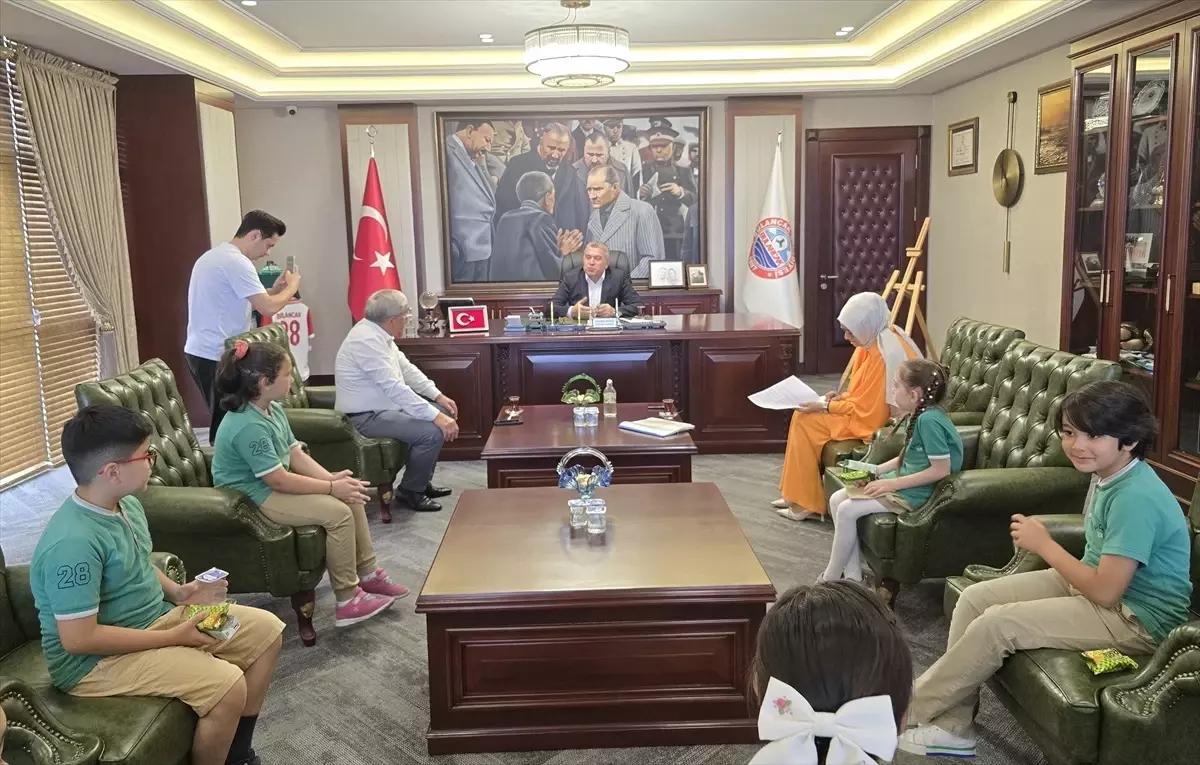 Öğrencilerden Başkan Sıbıç'a Röportaj