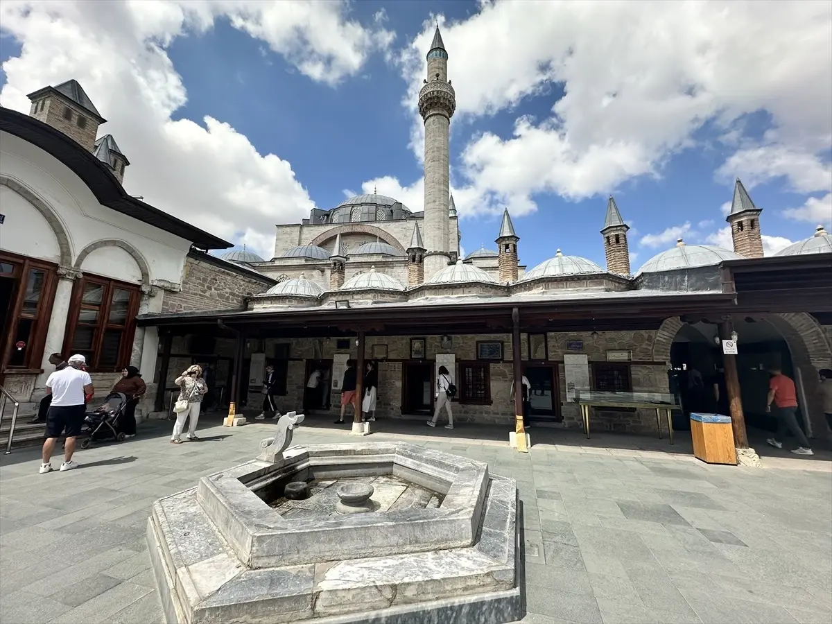 Mevlana Müzesi'ne Yoğun Ziyaret!