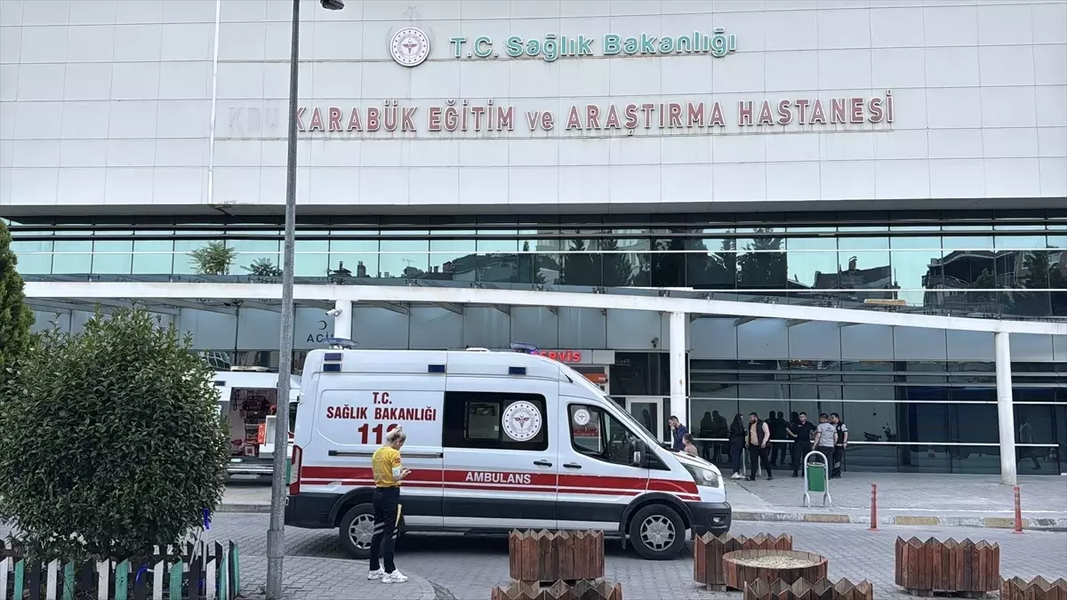 Yenice'de Zincirleme Kaza: 1 Ölü, 11 Yaralı