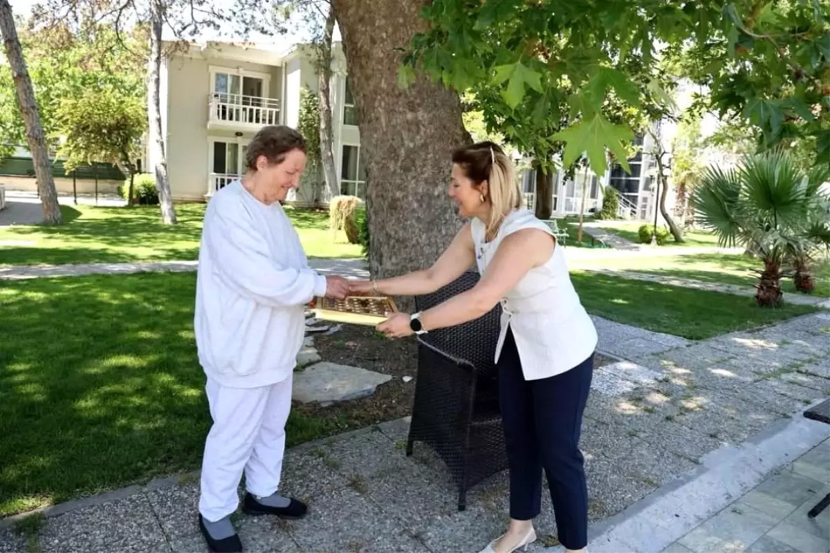 Silivri Belediyesi'nden Huzurevi Ziyareti ile Bayram Kutlaması
