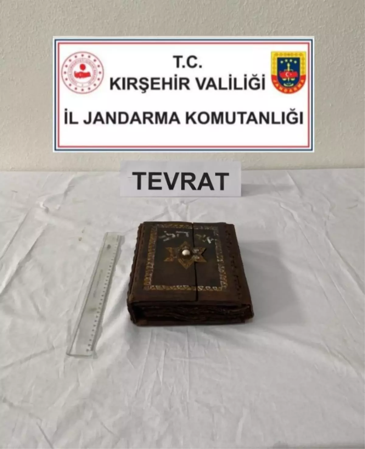 Kırşehir'de 700 Yıllık Tevrat Ele Geçirildi
