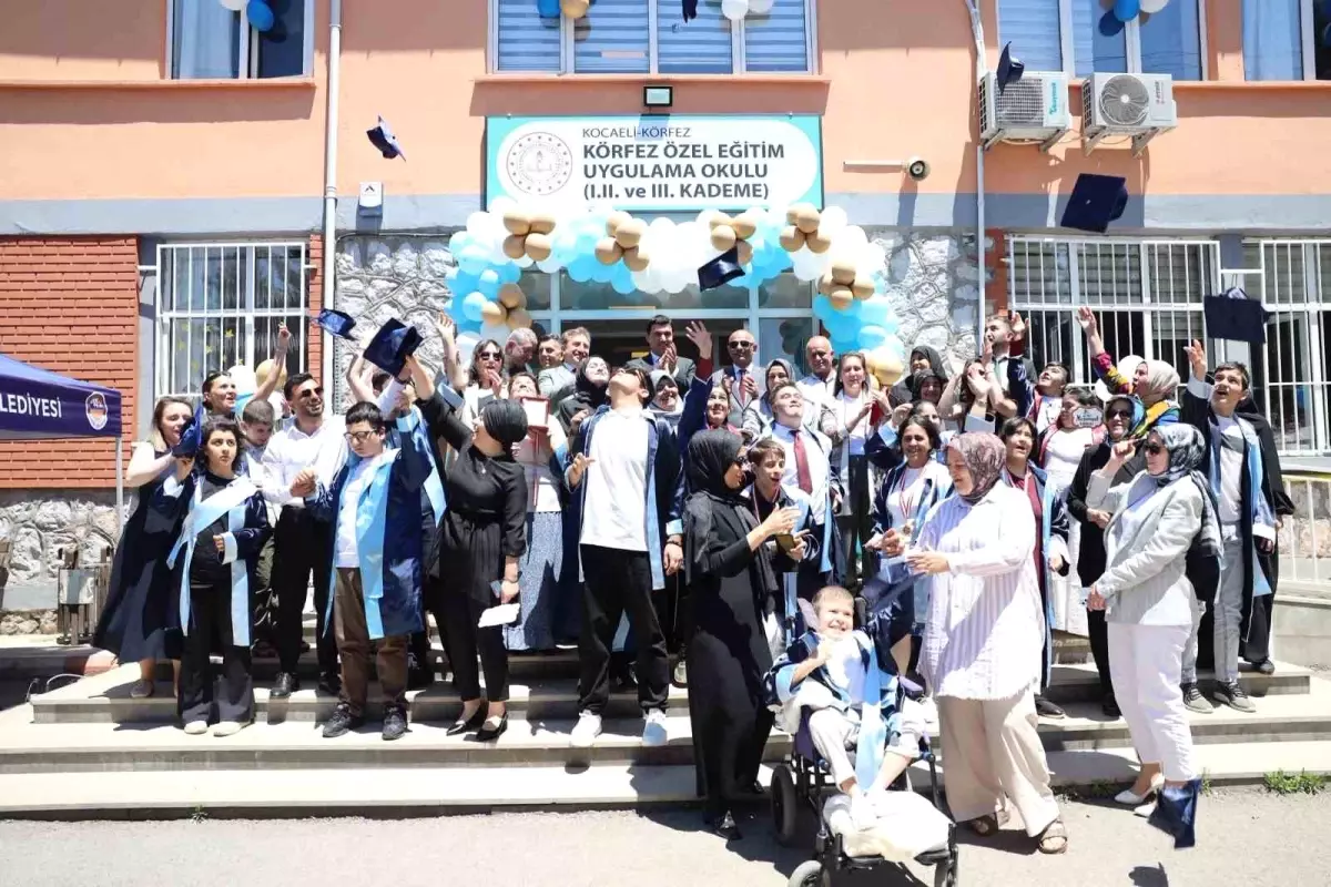 Körfez Özel Eğitim Uygulama Okulu'nda Mezuniyet Coşkusu