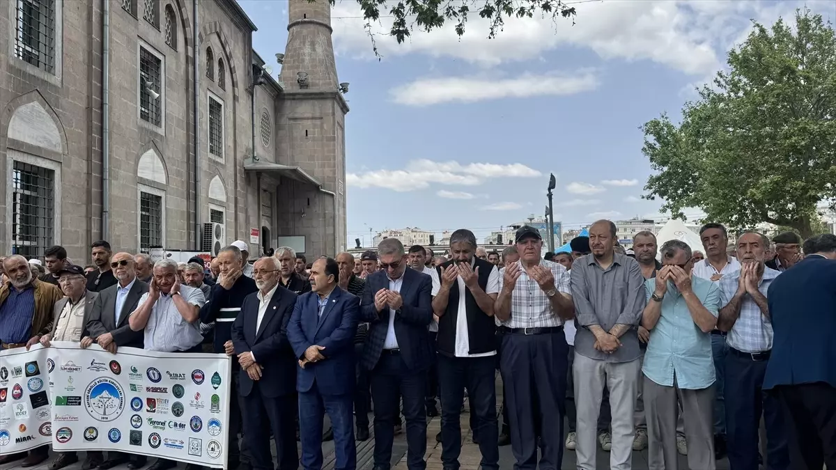 Mavi Marmara saldırısında ve Gazze'de hayatını kaybedenler Kayseri'de anıldı