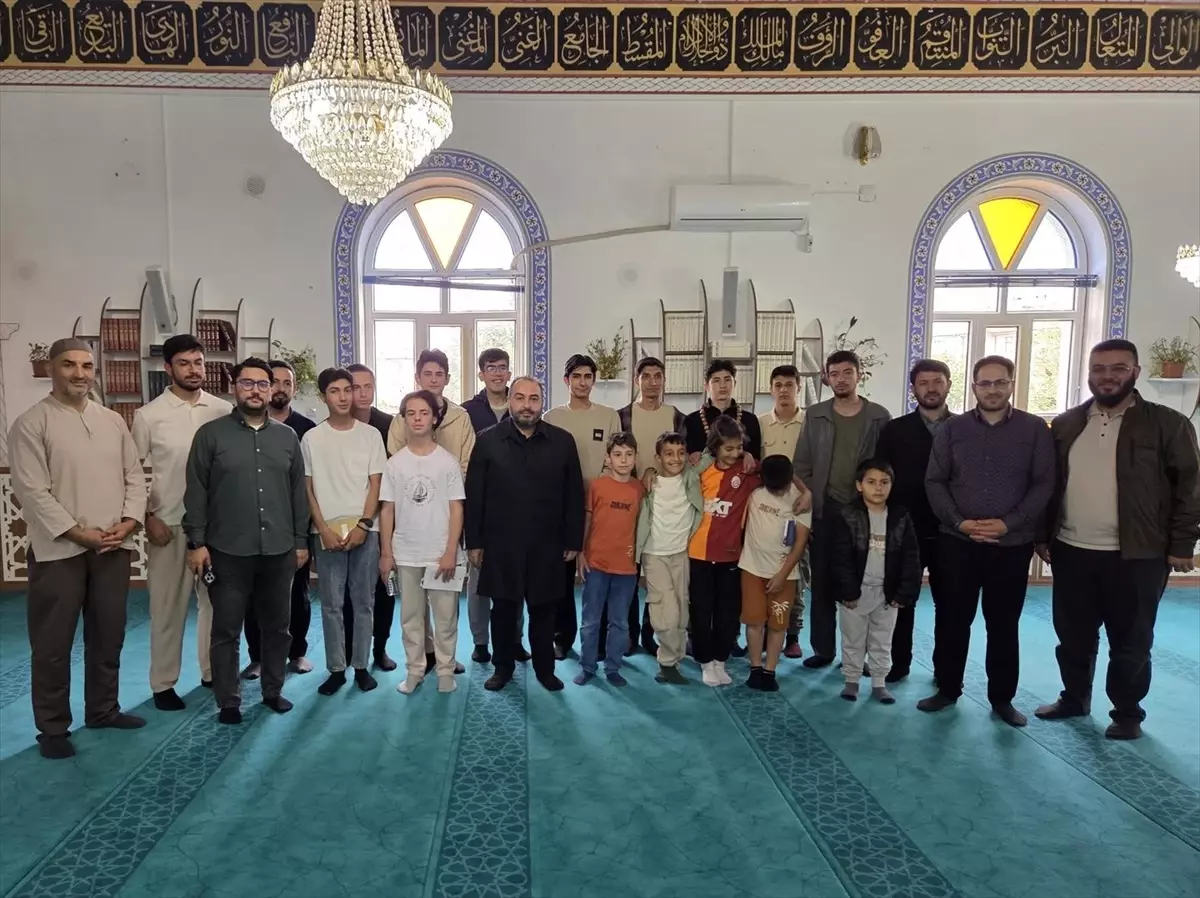Öğrencilerden Geri Dönüşümle Kuş Yuvaları