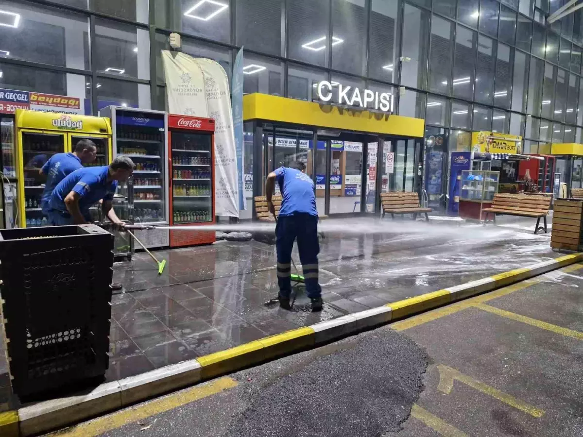 Aydın'da Otogar Temizlik Çalışmaları Devam Ediyor