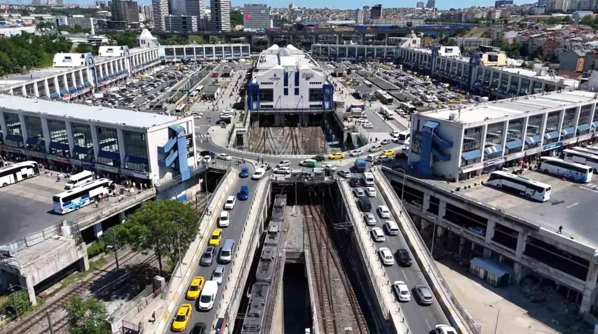 İstanbul Otogarı'nda Bayram Yoğunluğu