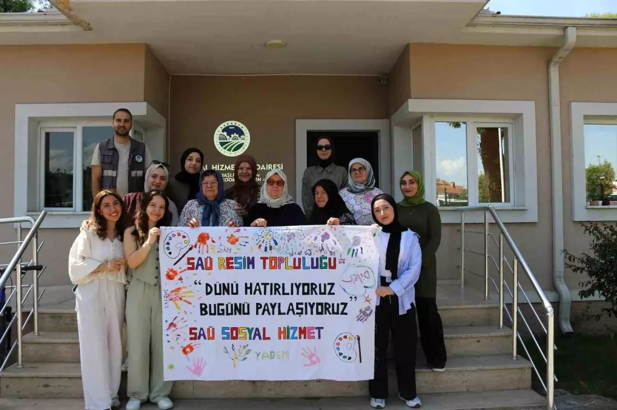 Sakarya'da Yaşlılara Moral Veren Mum Boyama Etkinliği