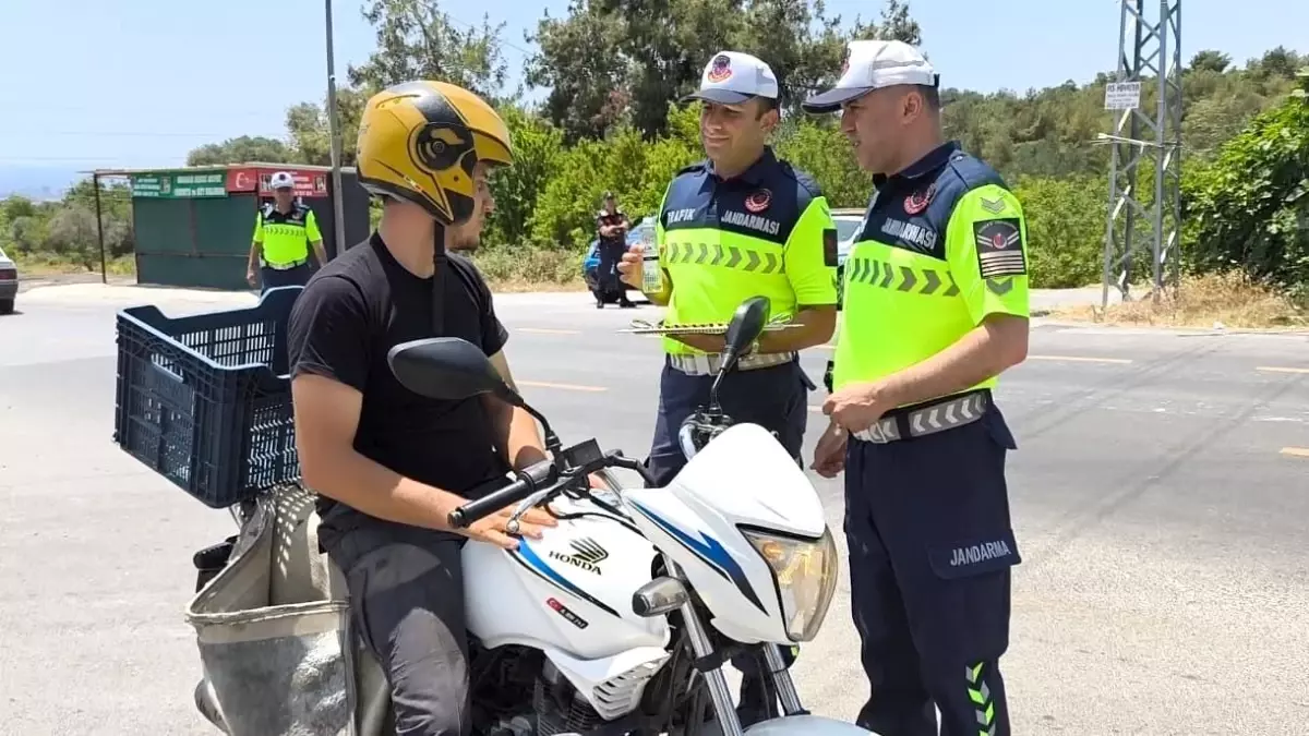 Mersin'de Jandarma Bayram Kutladı