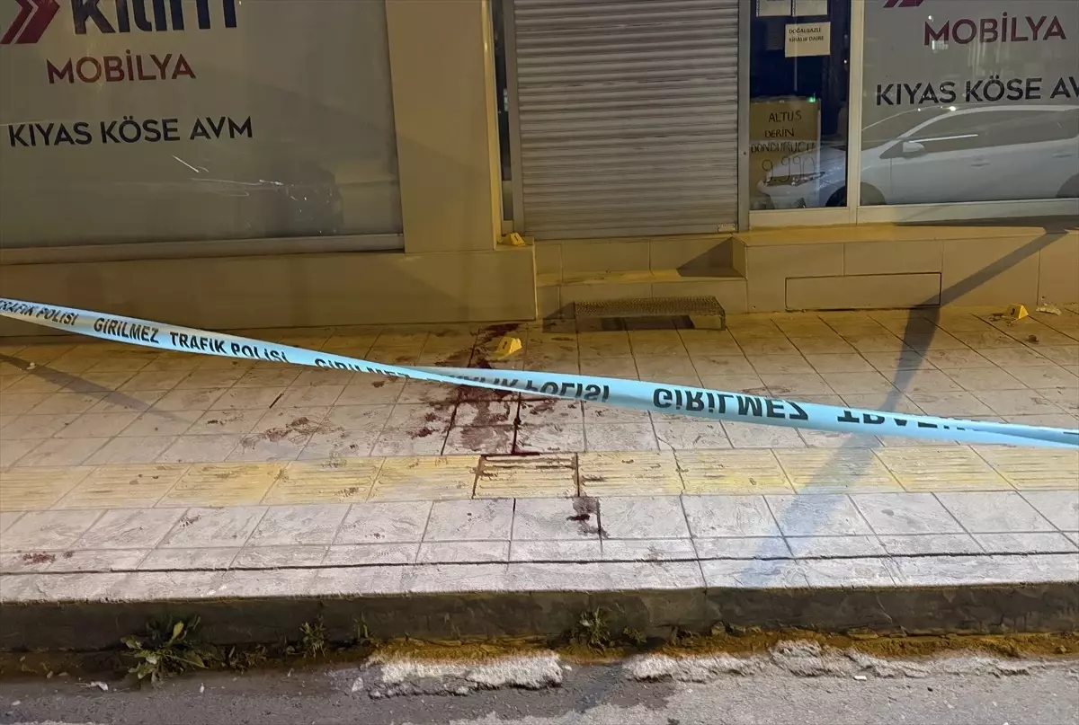 Samsun'da Bıçaklı Kavga: 3 Yaralı