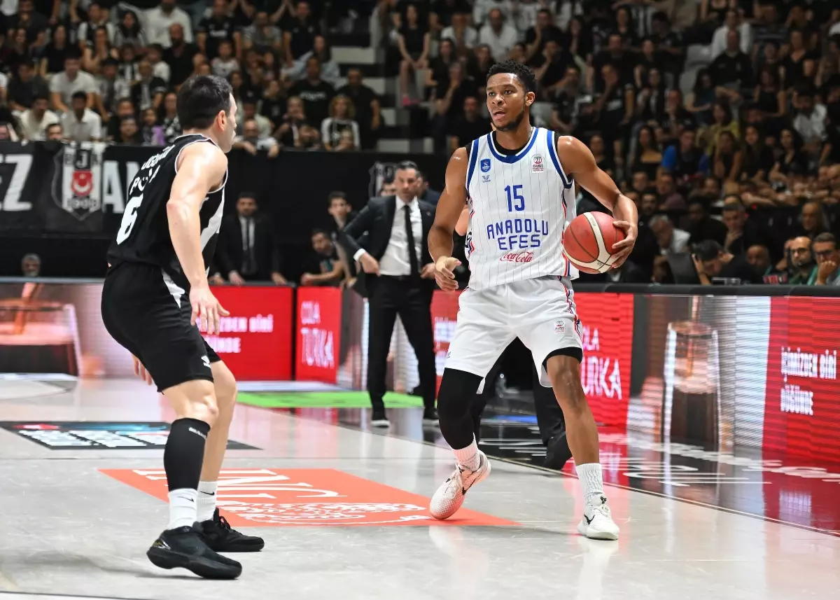 Efes, Beşiktaş'ı Yarı Finalde Yendi