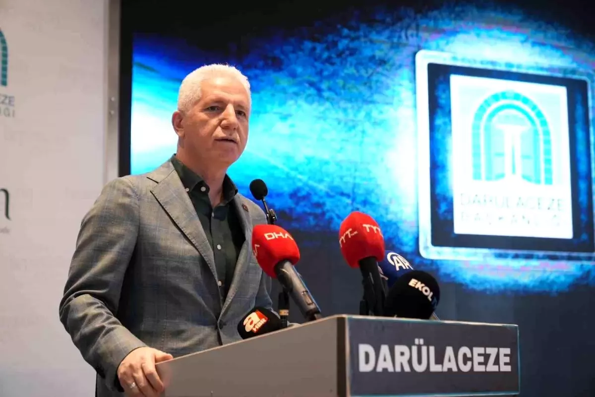 İstanbul Valisi Davut Gül, Darülaceze'deki Bayram Kahvaltısına Katıldı