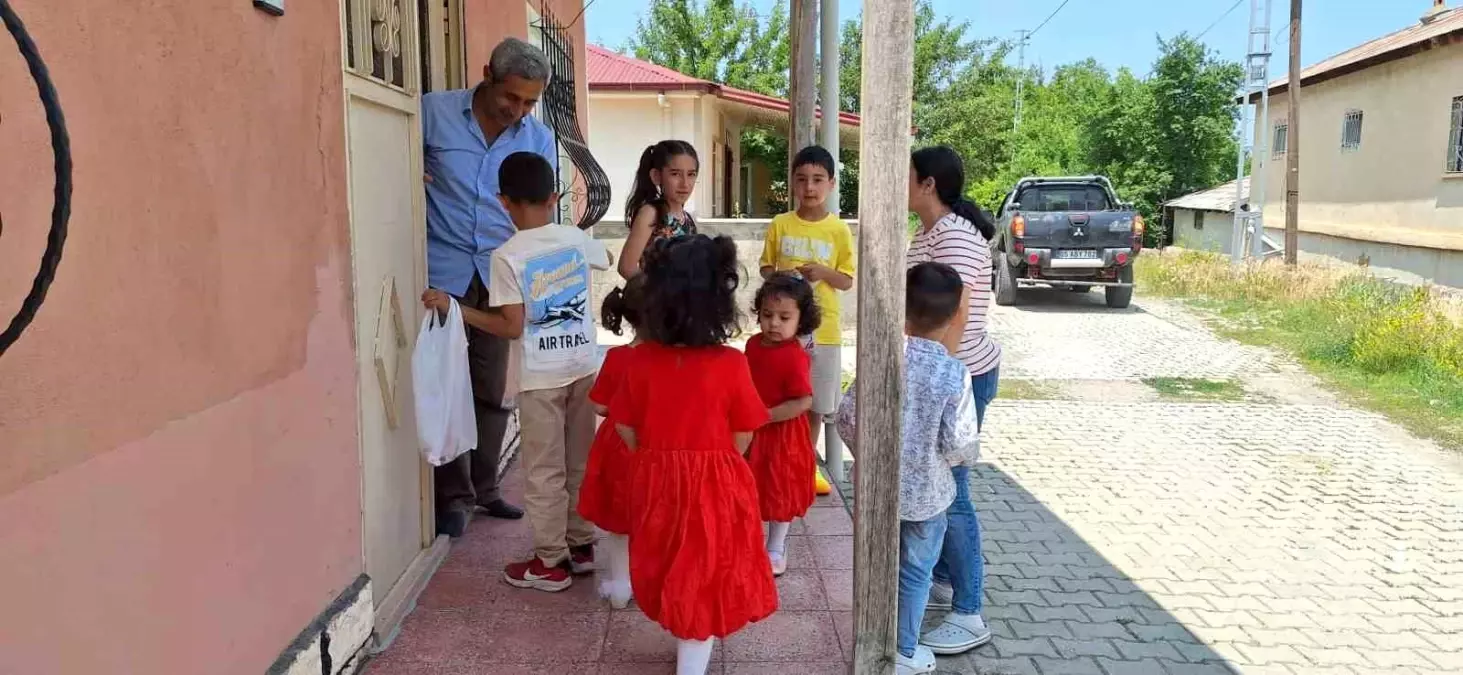 Çocuklar Bayramda Şeker Topladı
