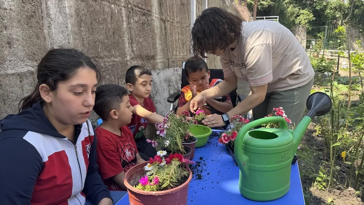 Zonguldak'ta Özel Gereksinimli Öğrenciler Bahçecilik Yapıyor