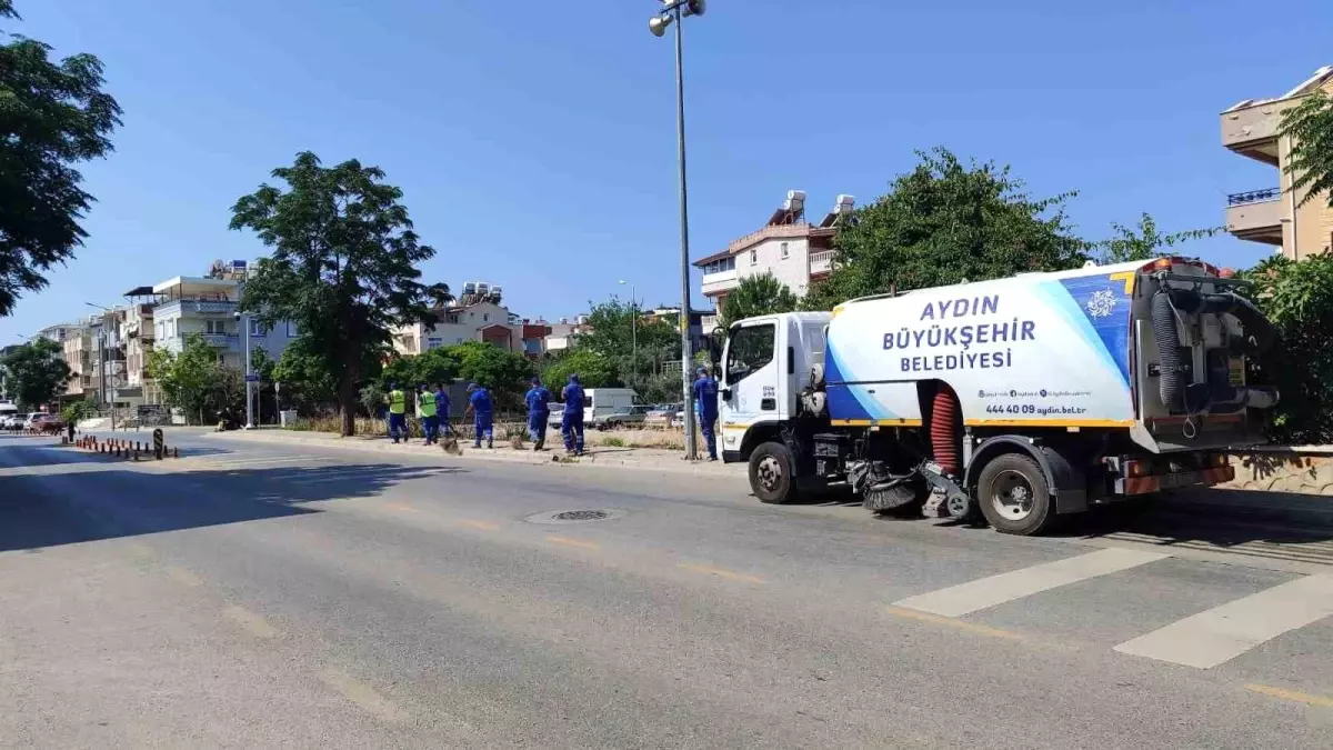 Aydın Büyükşehir Belediyesi'nden Turizm İlçelerine Temizlik ve Bakım Çalışmaları