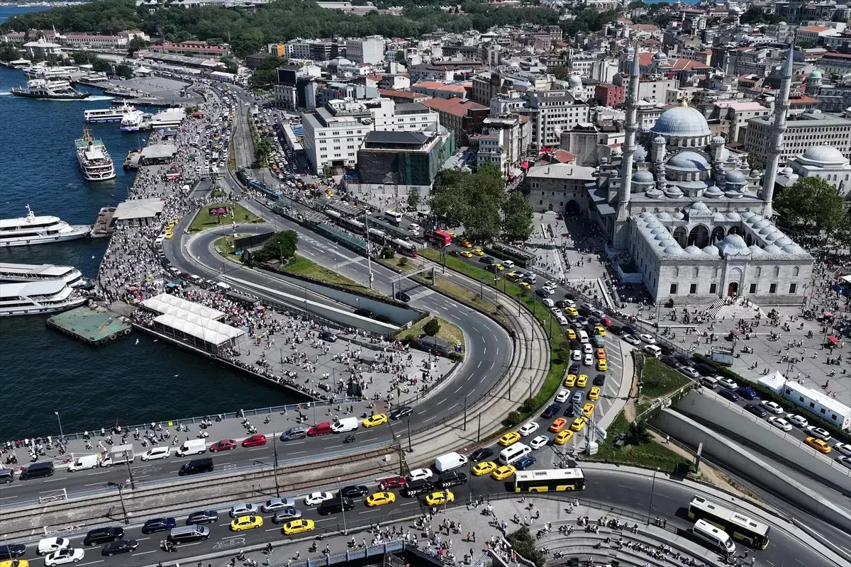 İstanbul'un Tarihi Yarımadası Bayramda Yoğun