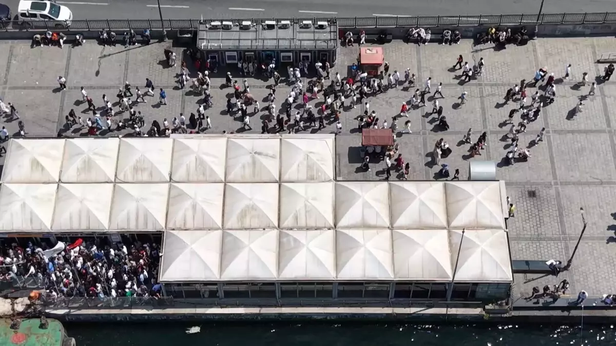 Eminönü'nde Kurban Bayramı Yoğunluğu