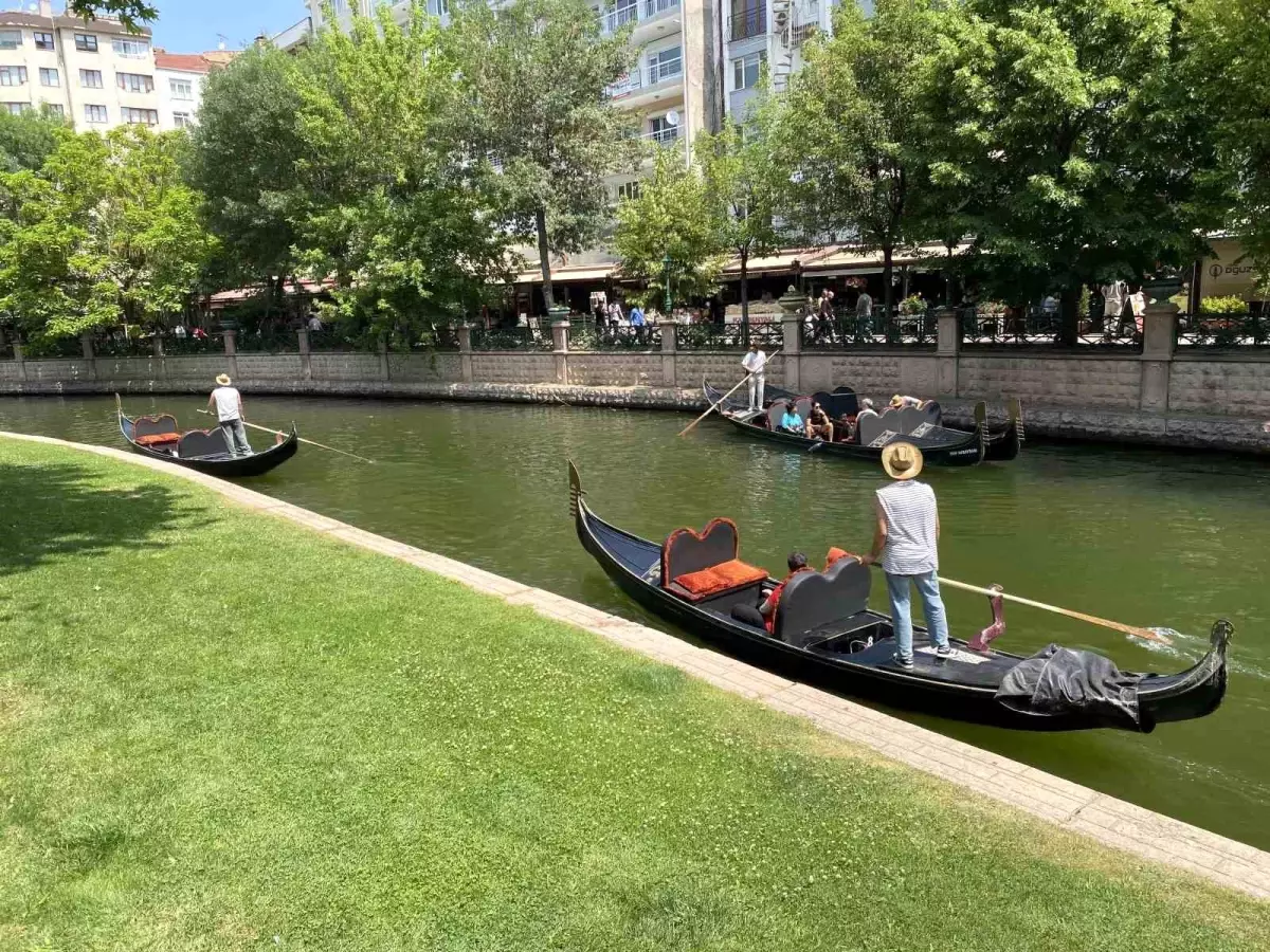 Eskişehir'de Gondol Seferlerine Yoğun İlgi