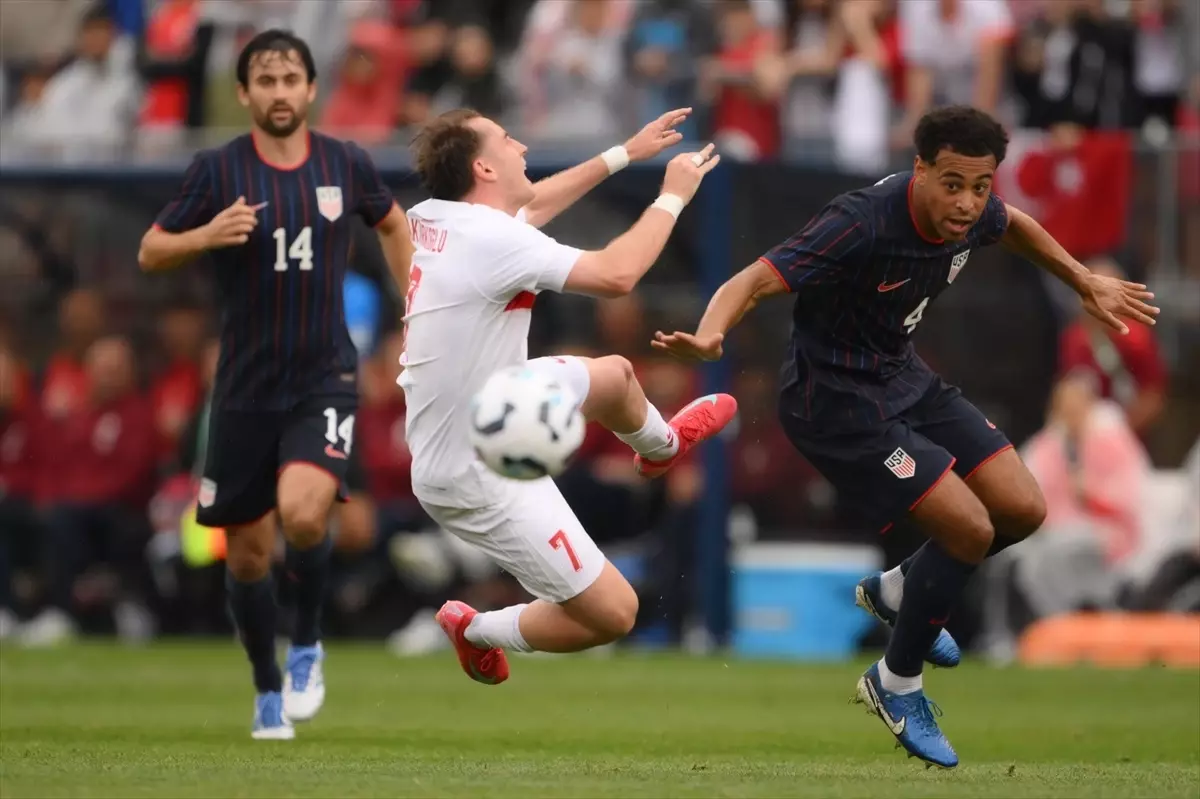Türkiye, ABD'yi 2-1 Yendi