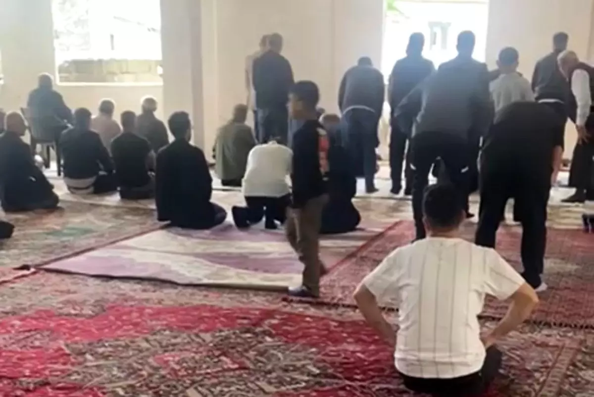 Hz. Ömer Camii'nde Bayram Coşkusu
