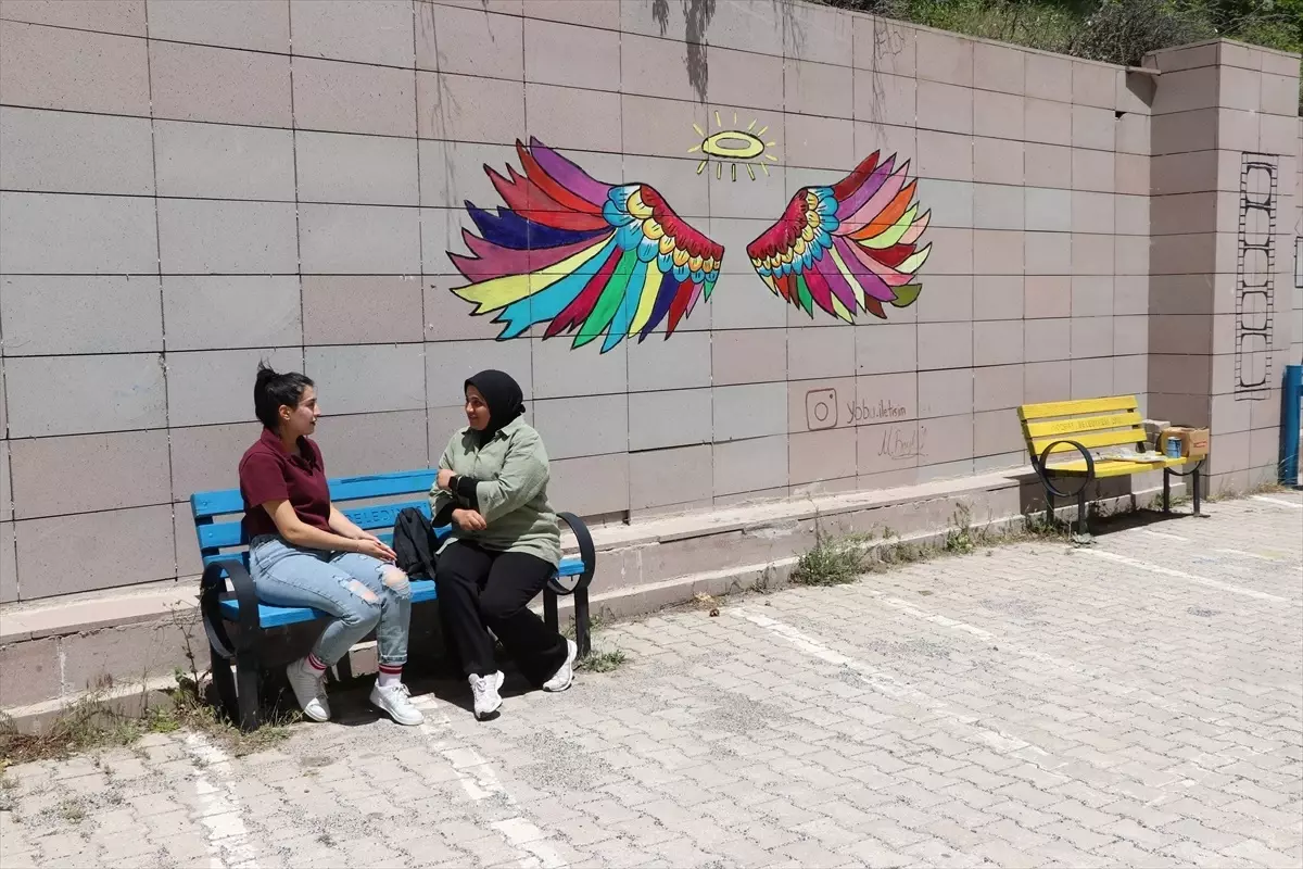 Meliha Baykal, Yozgat'ta Duvarları Rengarenk Yaptı