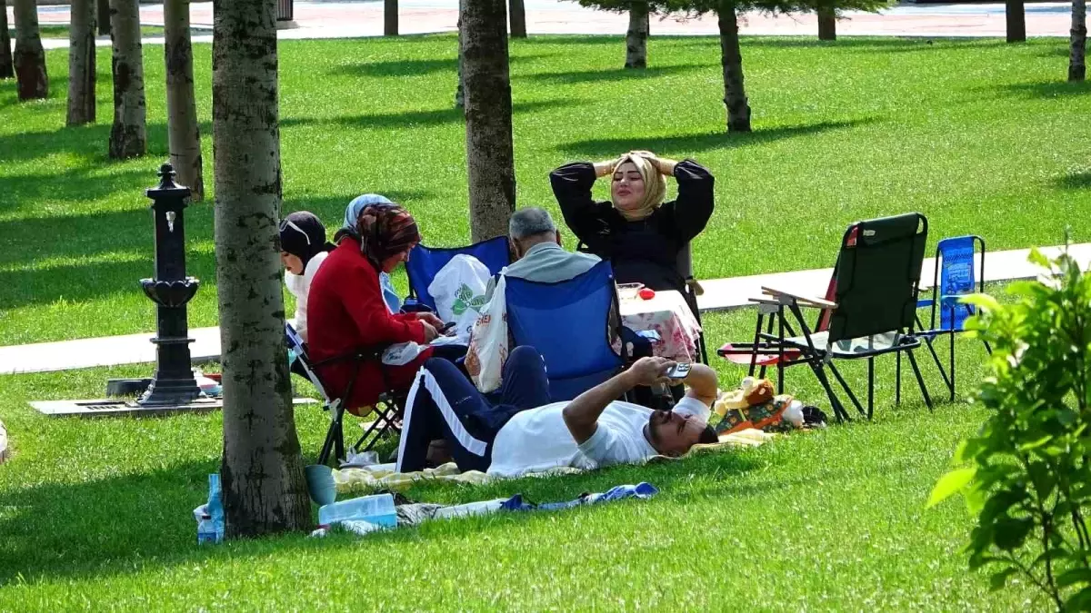 Çorum'da Kurban Bayramı'nda Millet Bahçesi'nde Keyifli Anlar