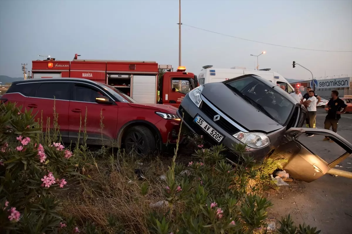 Turgutlu'da Trafik Kazası: 5 Yaralı