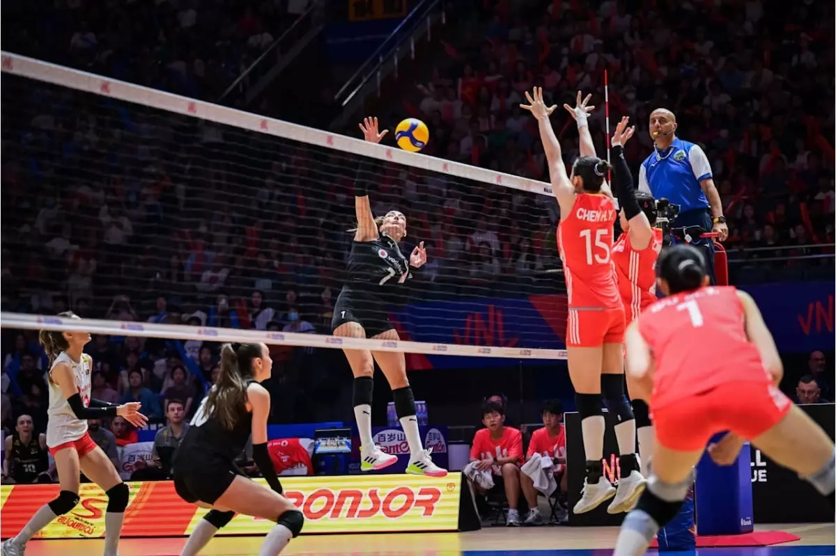 Filenin Sultanları Çin'i 3-2 Yendi